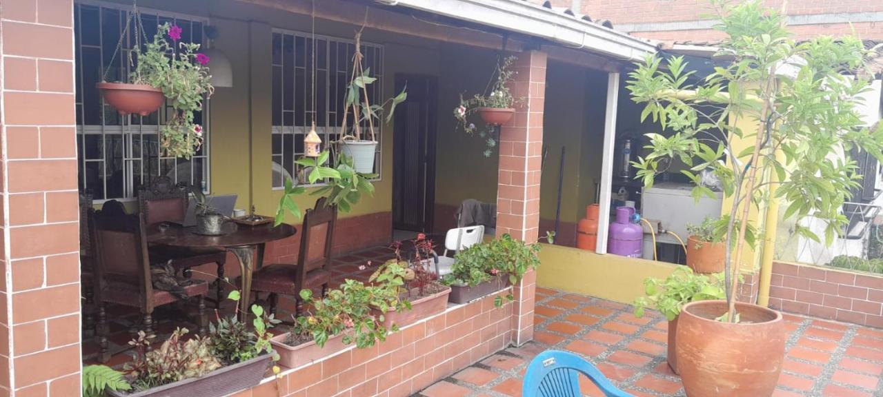 Alcobas Con Desayuno Incluido Bano Compartido Lägenhet Medellín Exteriör bild